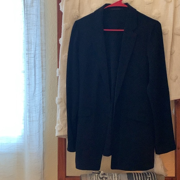 Uniqlo black blazer in excellent, used condition. - Picture 3 of 4
